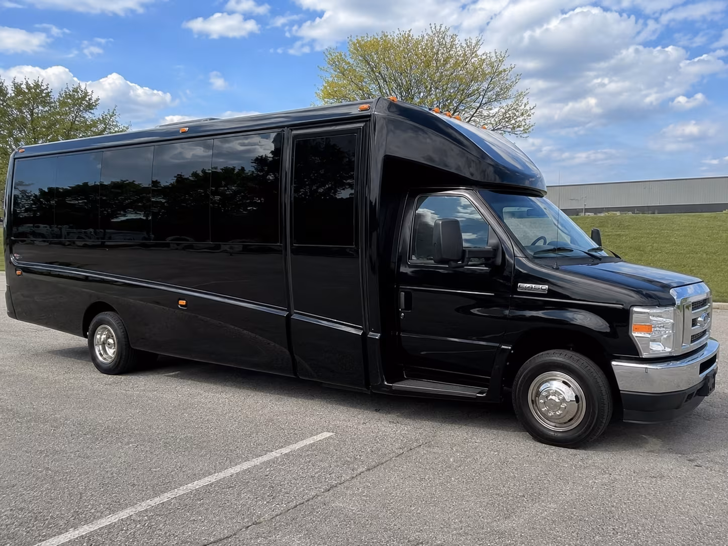 group bus rentals for concerts at moody center and austin venues