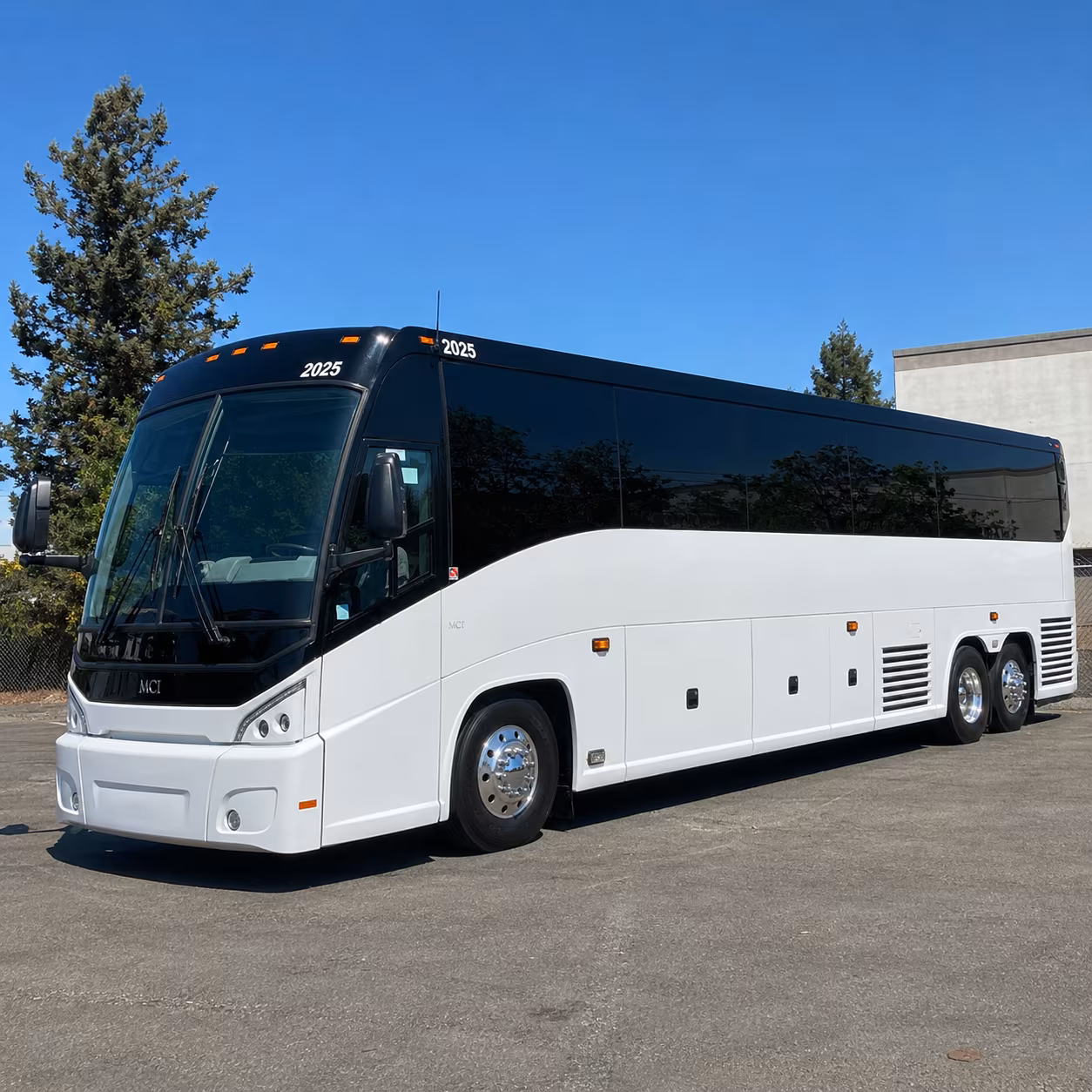 shuttle buses between carrollton and dart transit stations