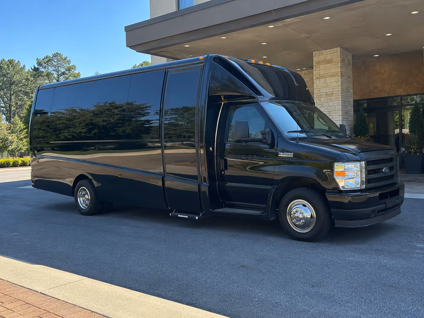 shuttle buses to dickies arena and fort worth concert events